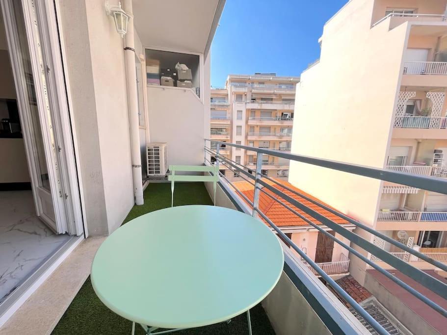 Joli Studio - Studio Neuf Terrasse Clim Wi-Fi 2 Min. Des Plages Antibes Zewnętrze zdjęcie